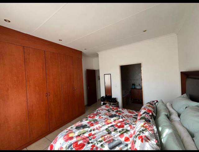 2 BEDROOM APARTMENT FOR SALE IN SONNEVELD